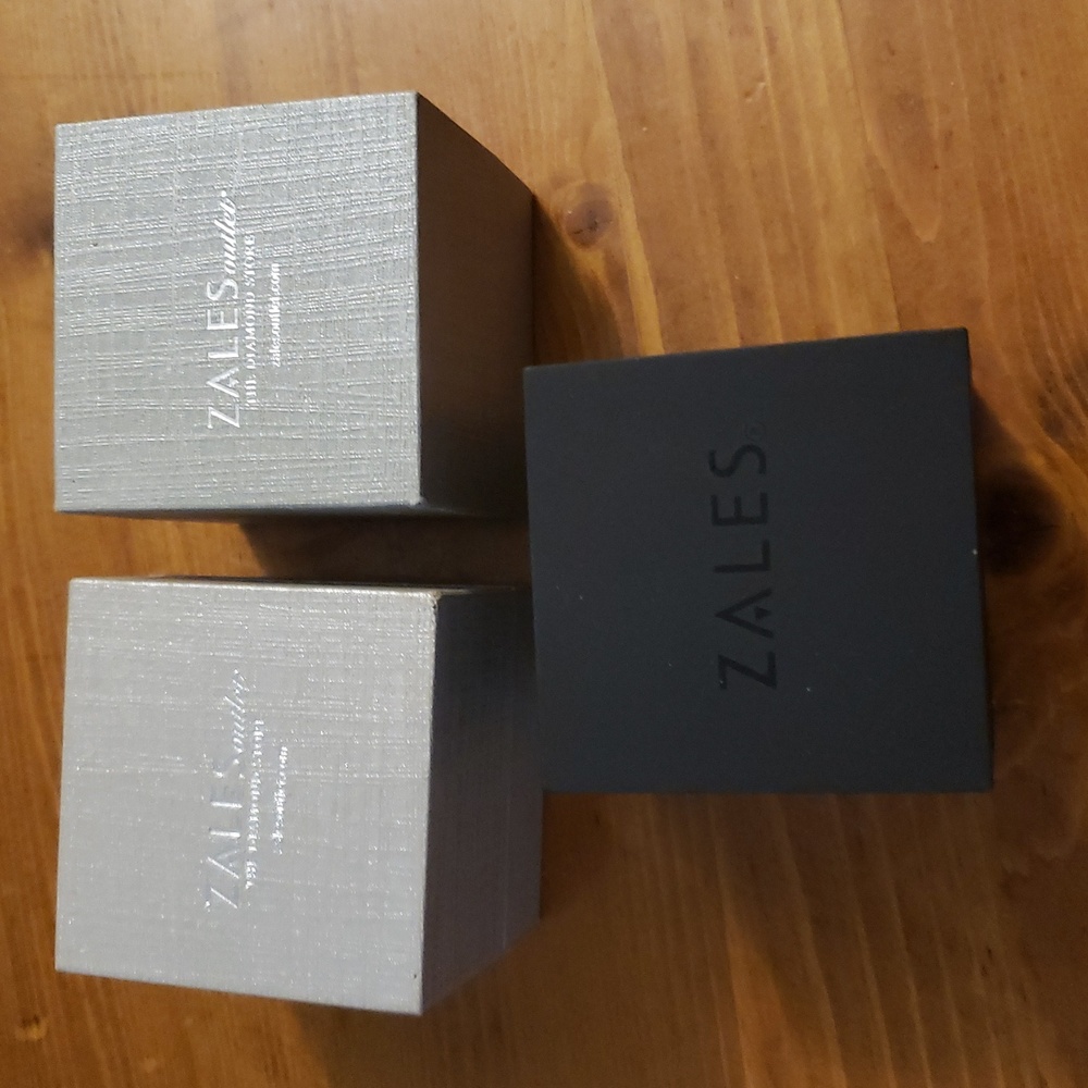 Zales and Kay Jewelers gift bags and Zales Ring boxes Bundle - Picture 5 of 5